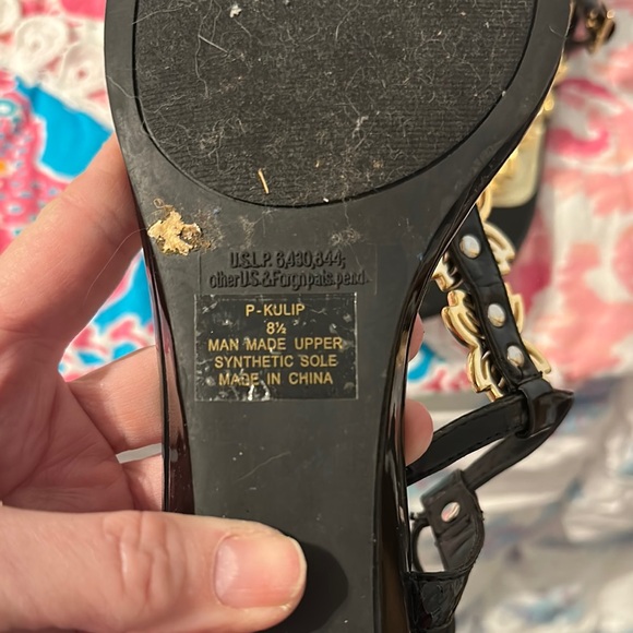 Steve Madden Black and Gold Women's Sandals sz 8.5 black patent leather. - Picture 4 of 4